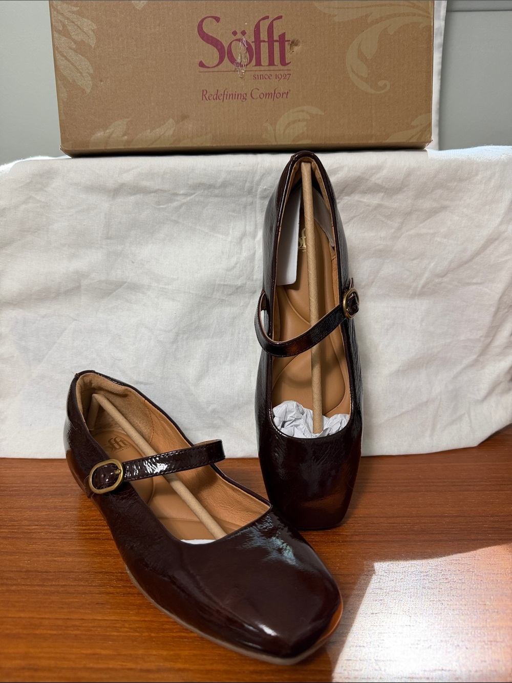 Sofft Women's Dark Brown Patent Mary Jane Flats with Round Buckle